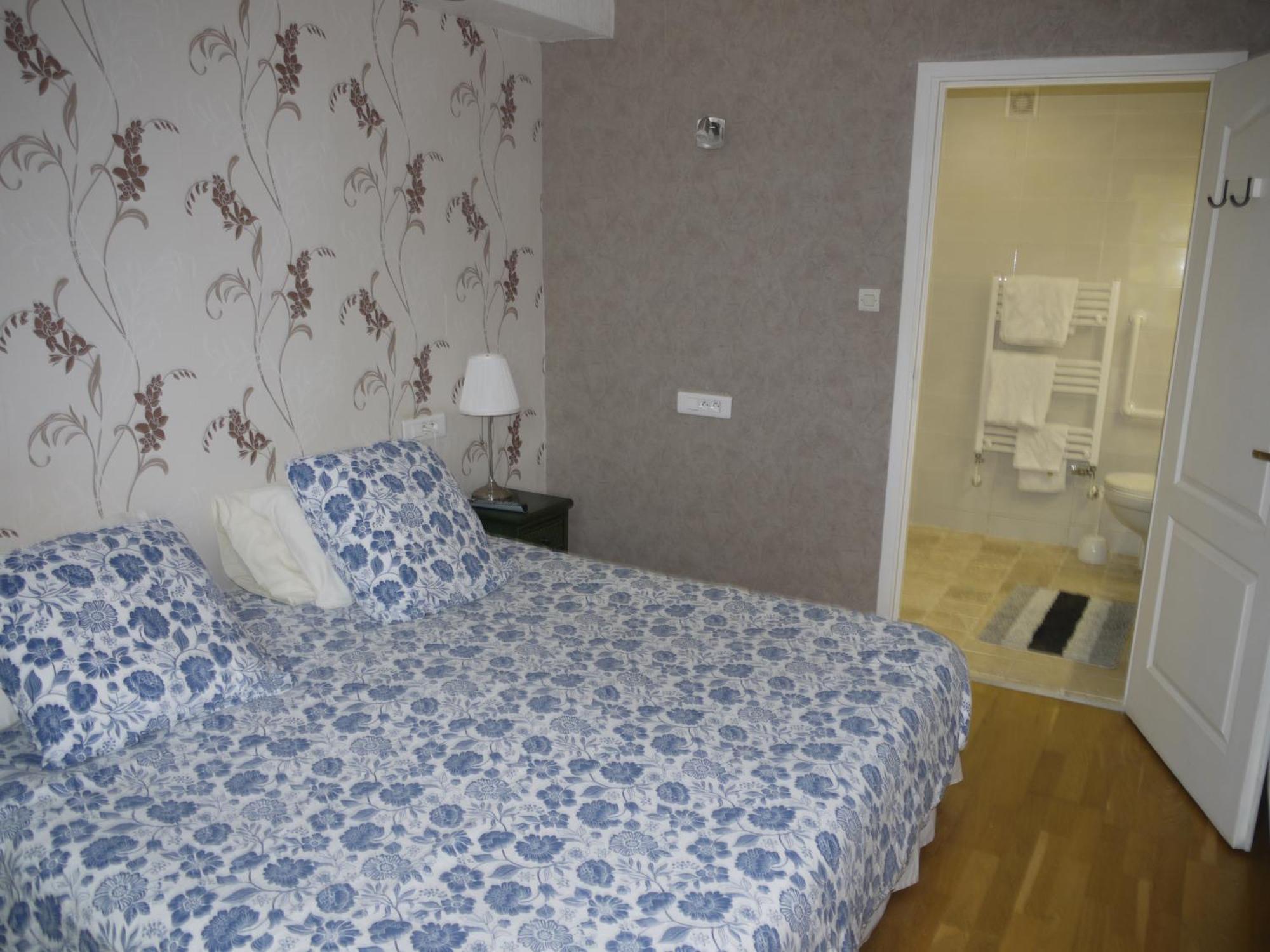 Hotel Karina Jarnac Ngoại thất bức ảnh